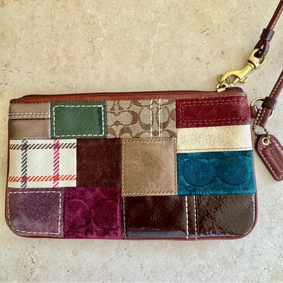 Coach Y2K Holiday Patchwork Wristlet Limited Edition 2007 EUC - Picture 6 of 14